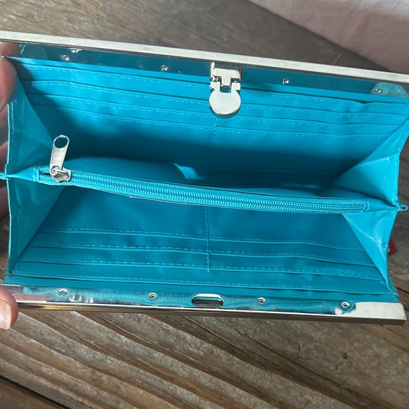 UNIONBAY Orange and Green Clutch with Blue Strap - Picture 3 of 5